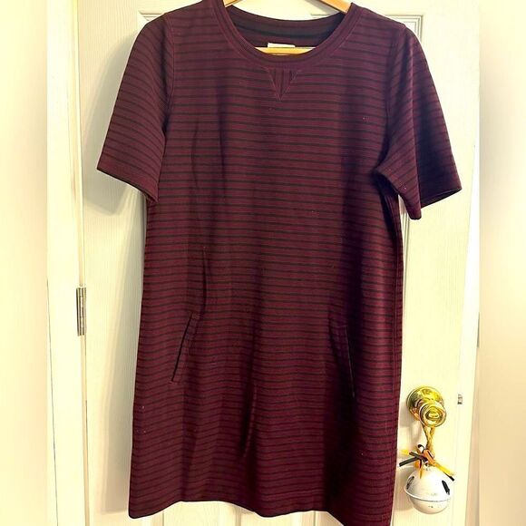 Lou & Grey Dresses & Skirts - LOU & GREY Shift Dress